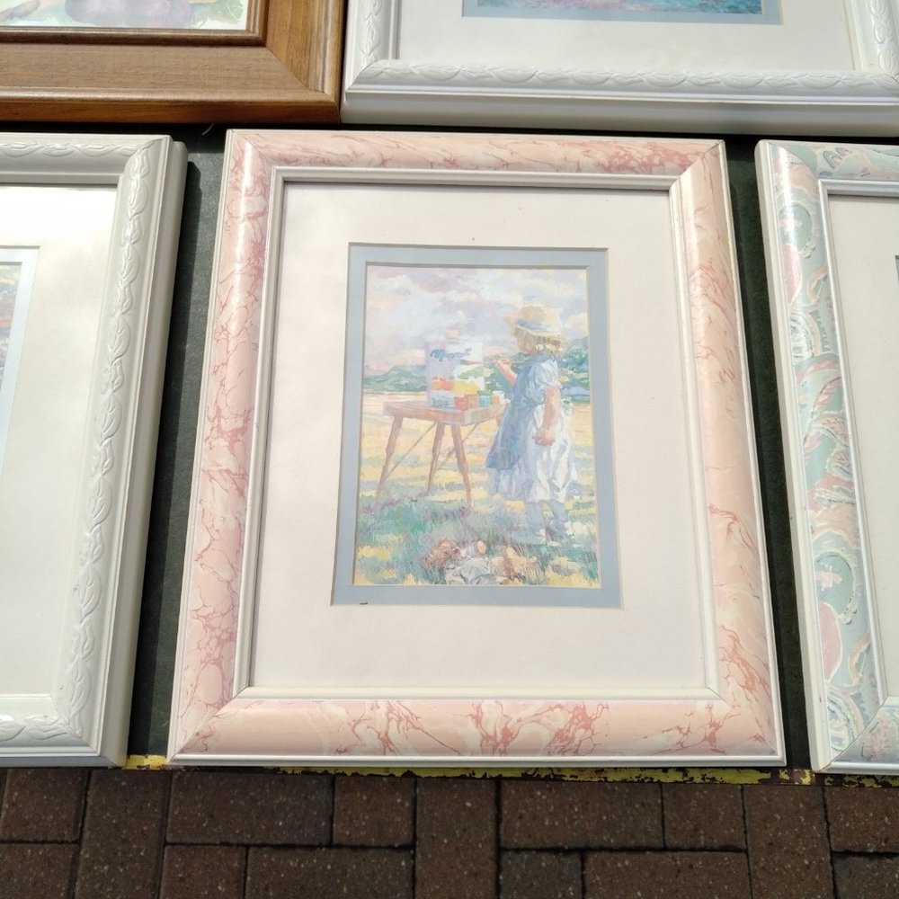 GIRL PAINTING WITH EASEL PRINT IN MARBLE-EFFECT FRAME WITH 2 MATS AND EASEL BACK